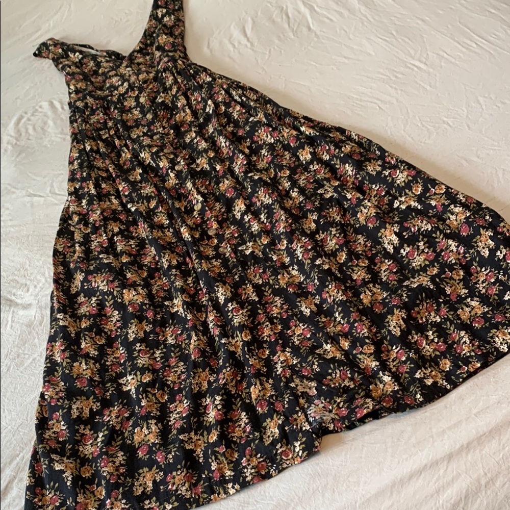Woman’s Small Beautiful vintage Daisy Black Floral Button down Dress